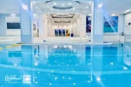 استخر گلایل سفید